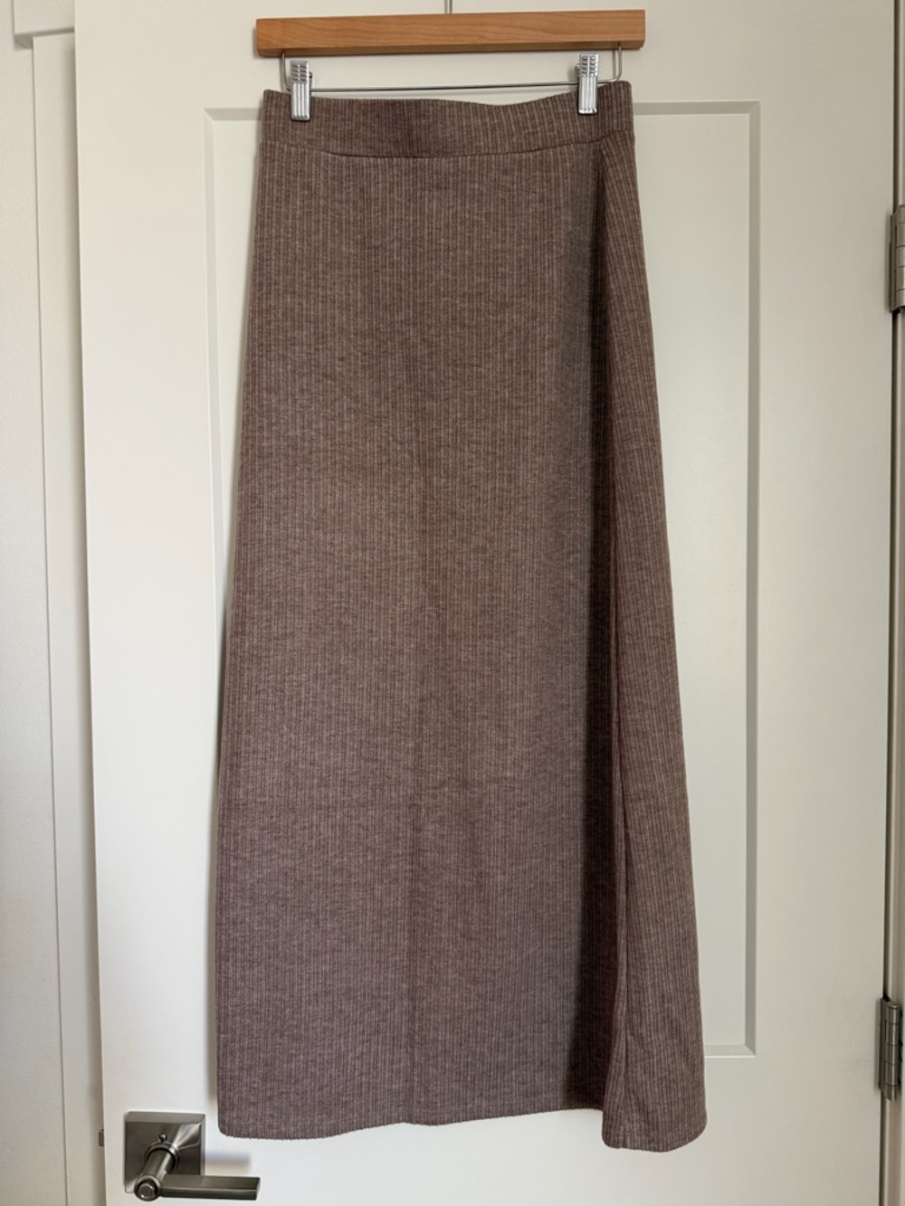 HALARA Ribbed Knit Midi Maxi Skirt Side Slit Taupe Brown Medium